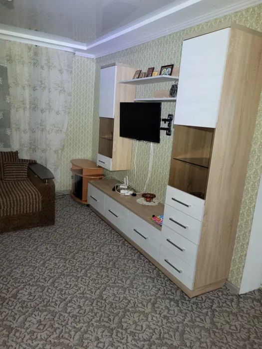 Продається квартира у м. Кропивницький з меблями та технікою.