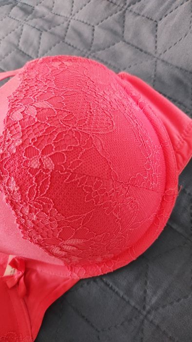 Biustonosz C&A 80 C delikatnie usztywniany