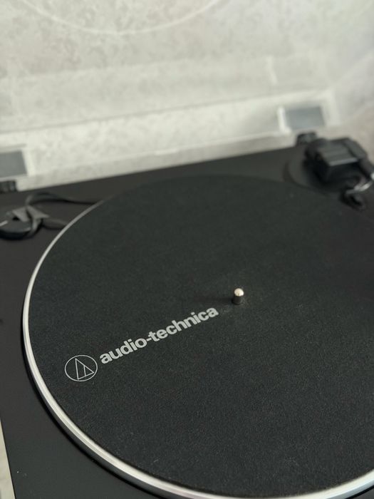 Вініловий програвач Audio-Technica AT-LP60XBT