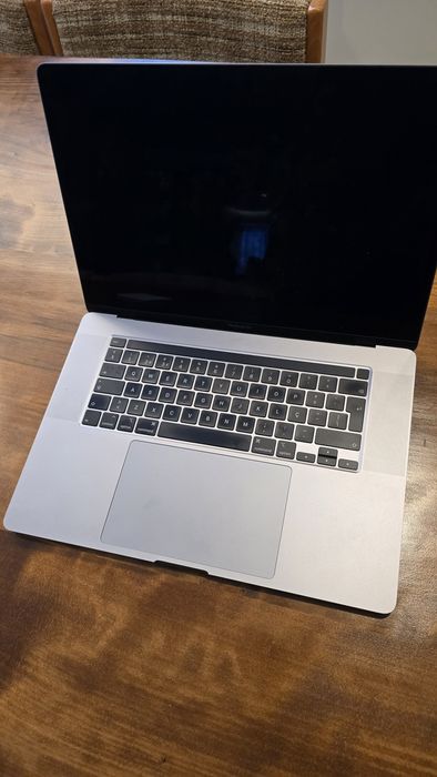 Macbook Pro 16 - I7 com Placa Gráfica - 2019