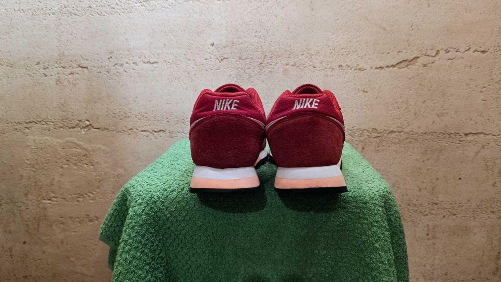 Damskie sneakersy NIKE MD RUNNER 2 r.38