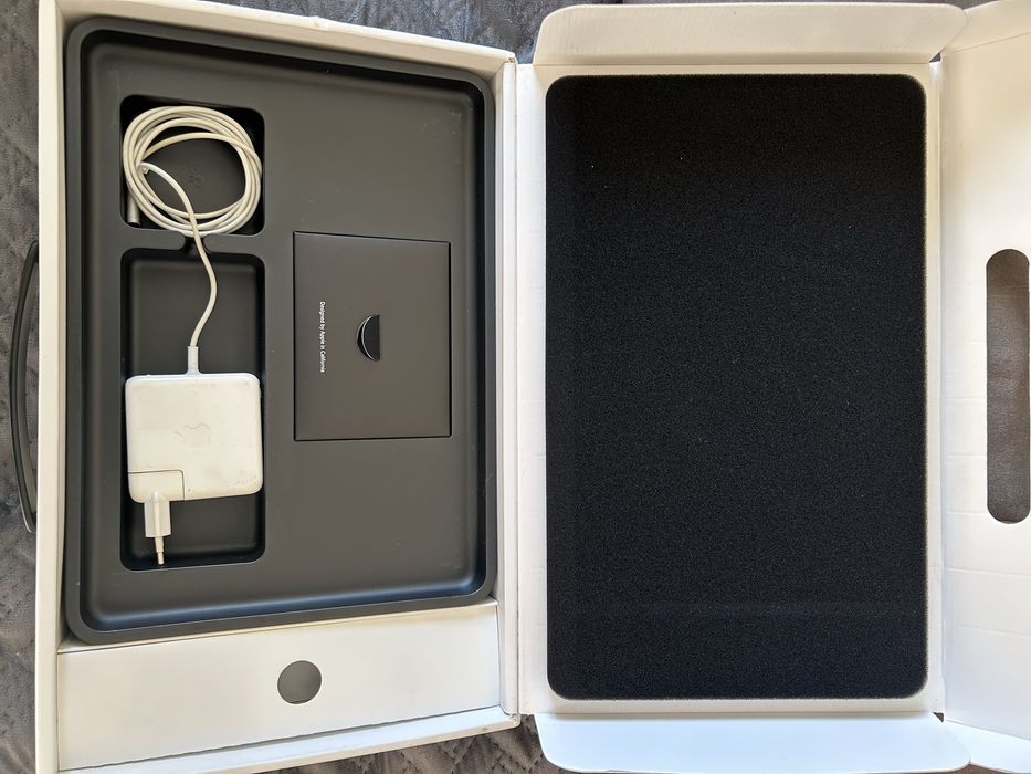 Mac Book Pro 8gb intel core i5