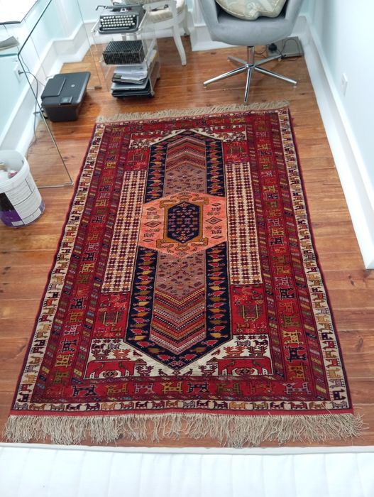 Tapete persa em óptimo estado