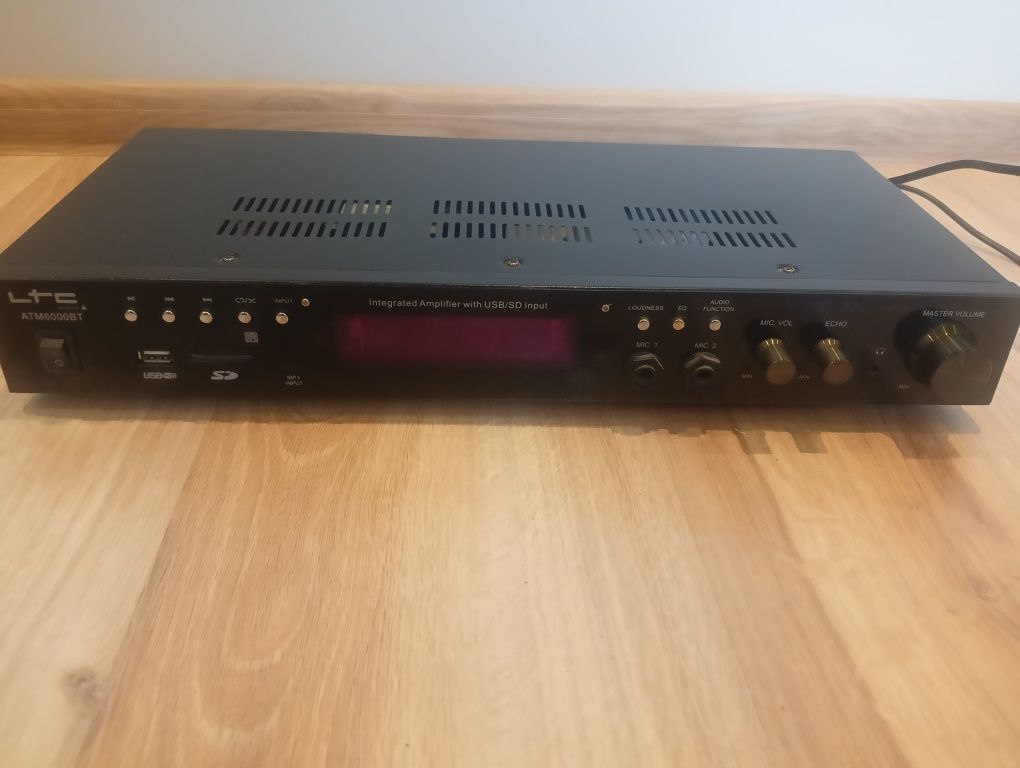 Wzmacniacz multimedialny hi-fi. Sprawny + GRATIS słuchawki Hama. NOWE
