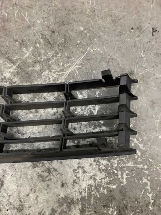 Audi A4 B6 Atrapa Zderzaka Kratka Przód