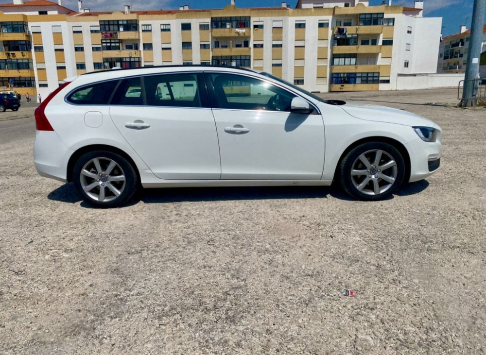 Volvo V60 2.0 D2 Momentum automatica