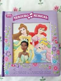 Livro com 4 histórias de princesas da Disney com música