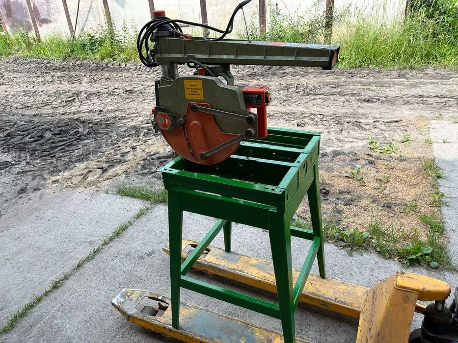 Торцовка..Радіально консольна торцовка Dewalt