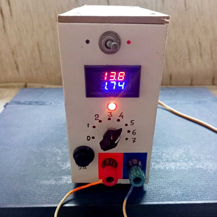 Зарядное трансформаторное 6A/ 12 -19,8V 6A с индикацией V и А.