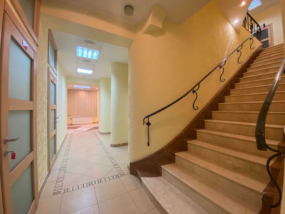 Офисное Здание 1660м.кв.Саксаганского.Печерск.Цена Обсуждается.БЕЗ%