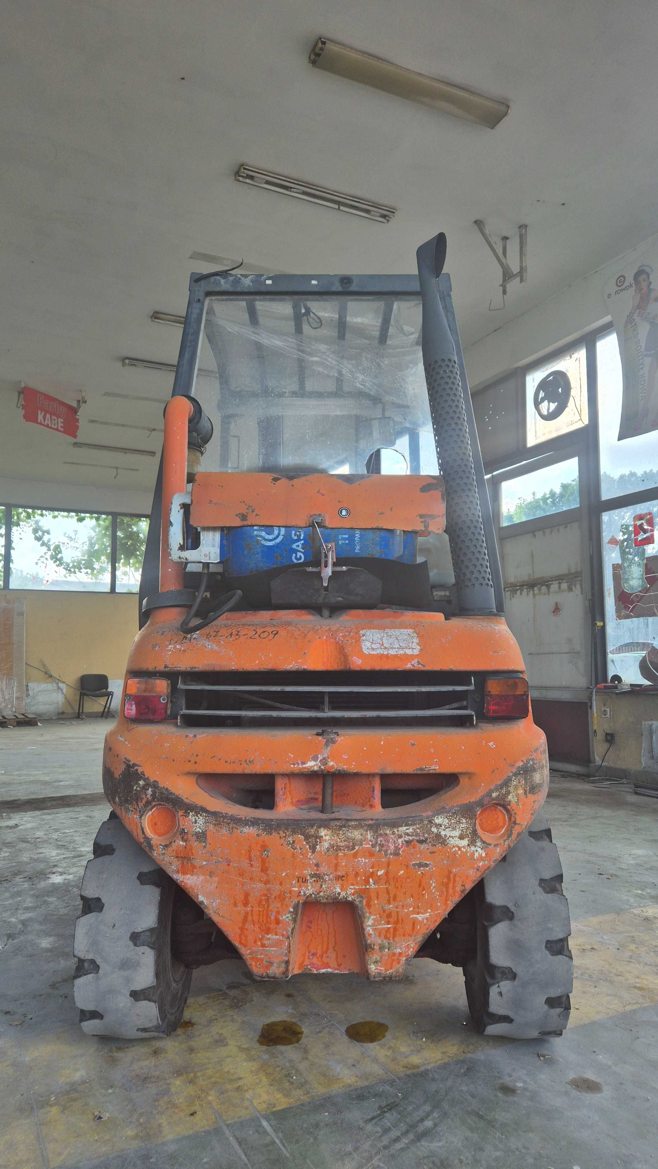 Wózek widłowy LINDE H27-03