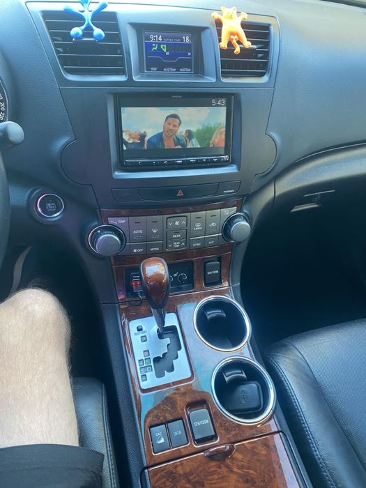 Продам Toyota Highlander