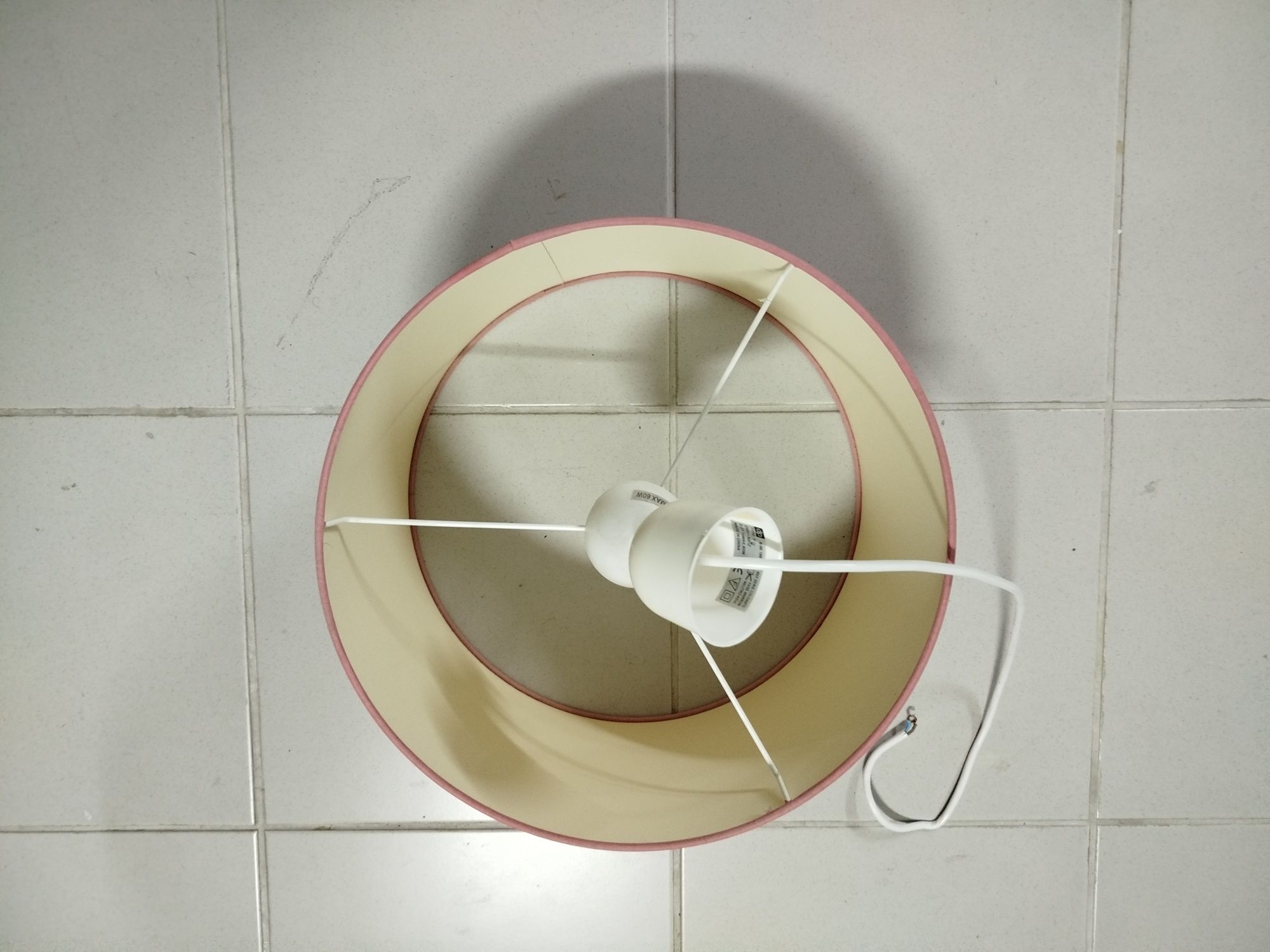 Conjunto de candeeiro de teto e de mesa de cabeçeira