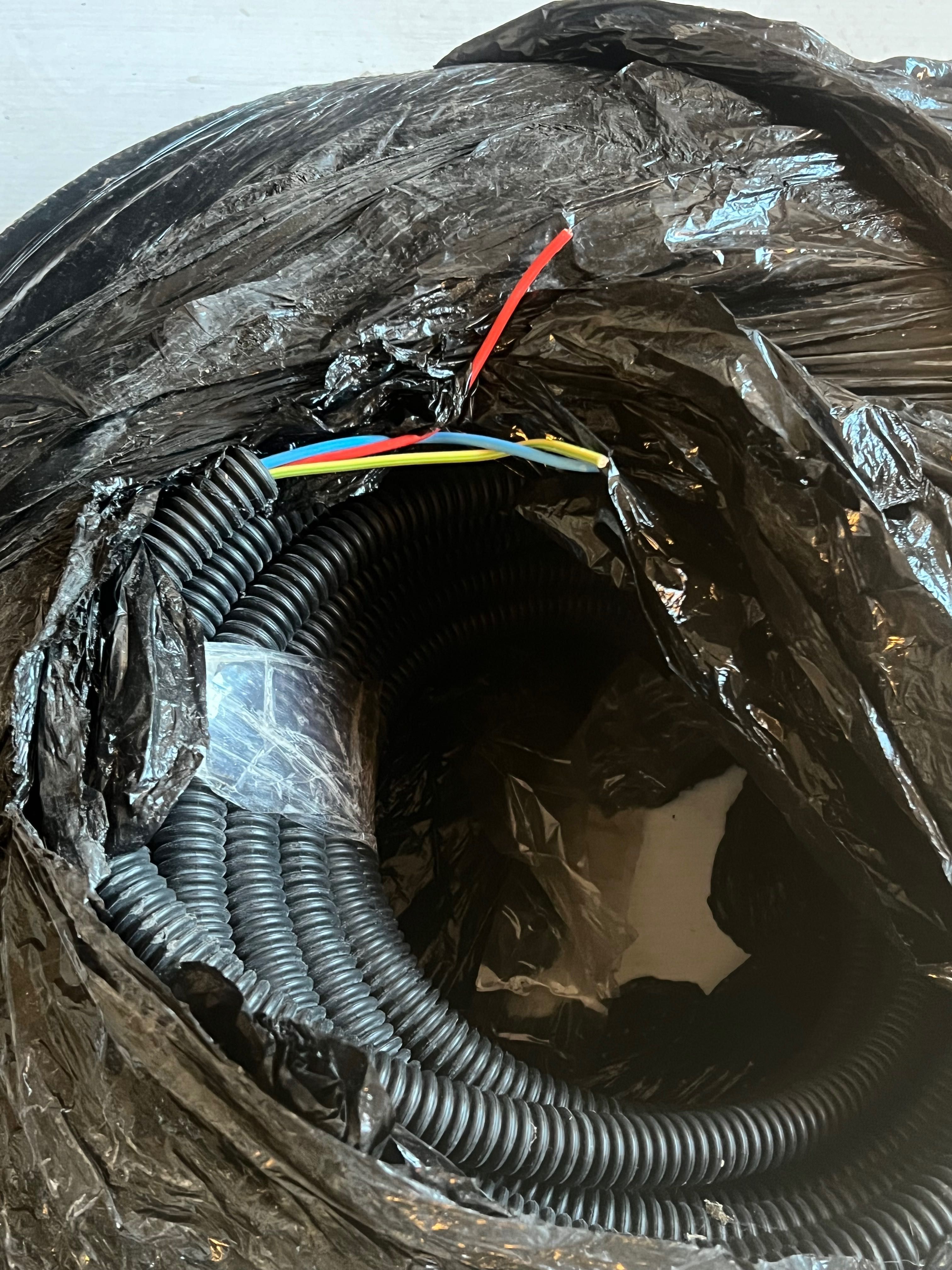 Przewód elektryczny w peszlu 100 m 3x 2,5