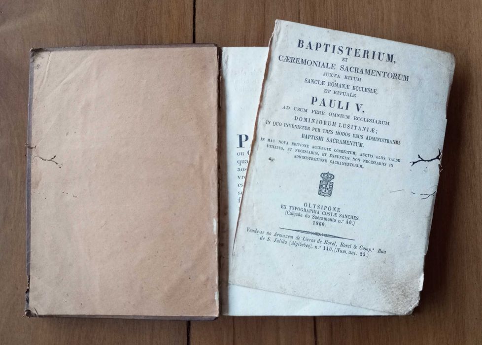 Antigo livro Baptisterium et Caeremoniale Sacramentorum Paulo V. 1860