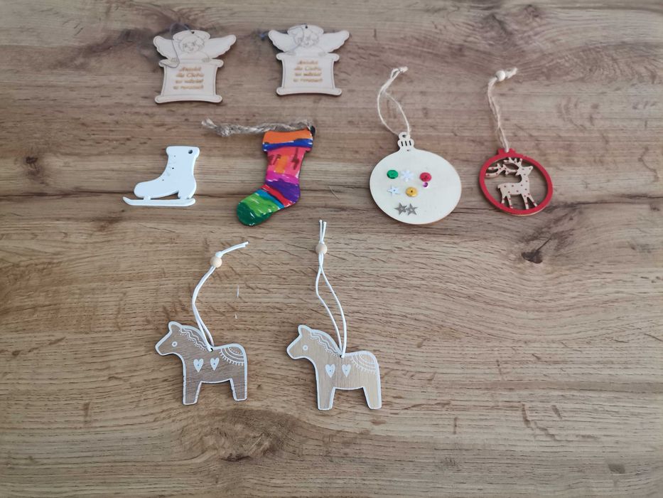 Zawieszki bombki na choinkę drewniane