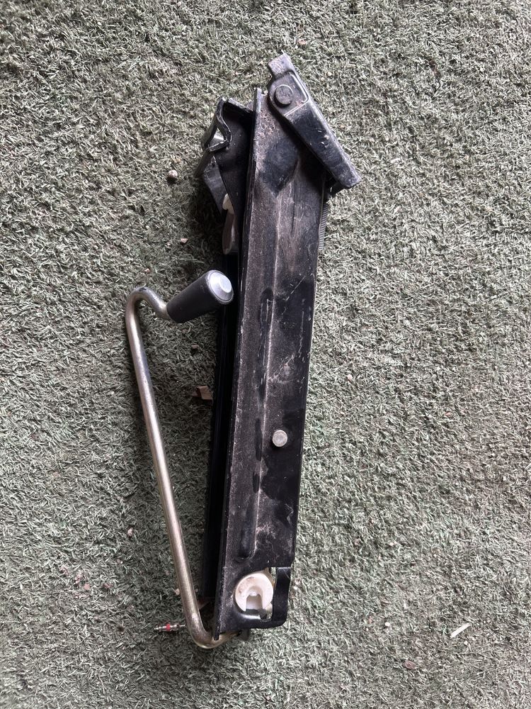 Lewarek podnośnik peugeot 306 citroen xsara picasso