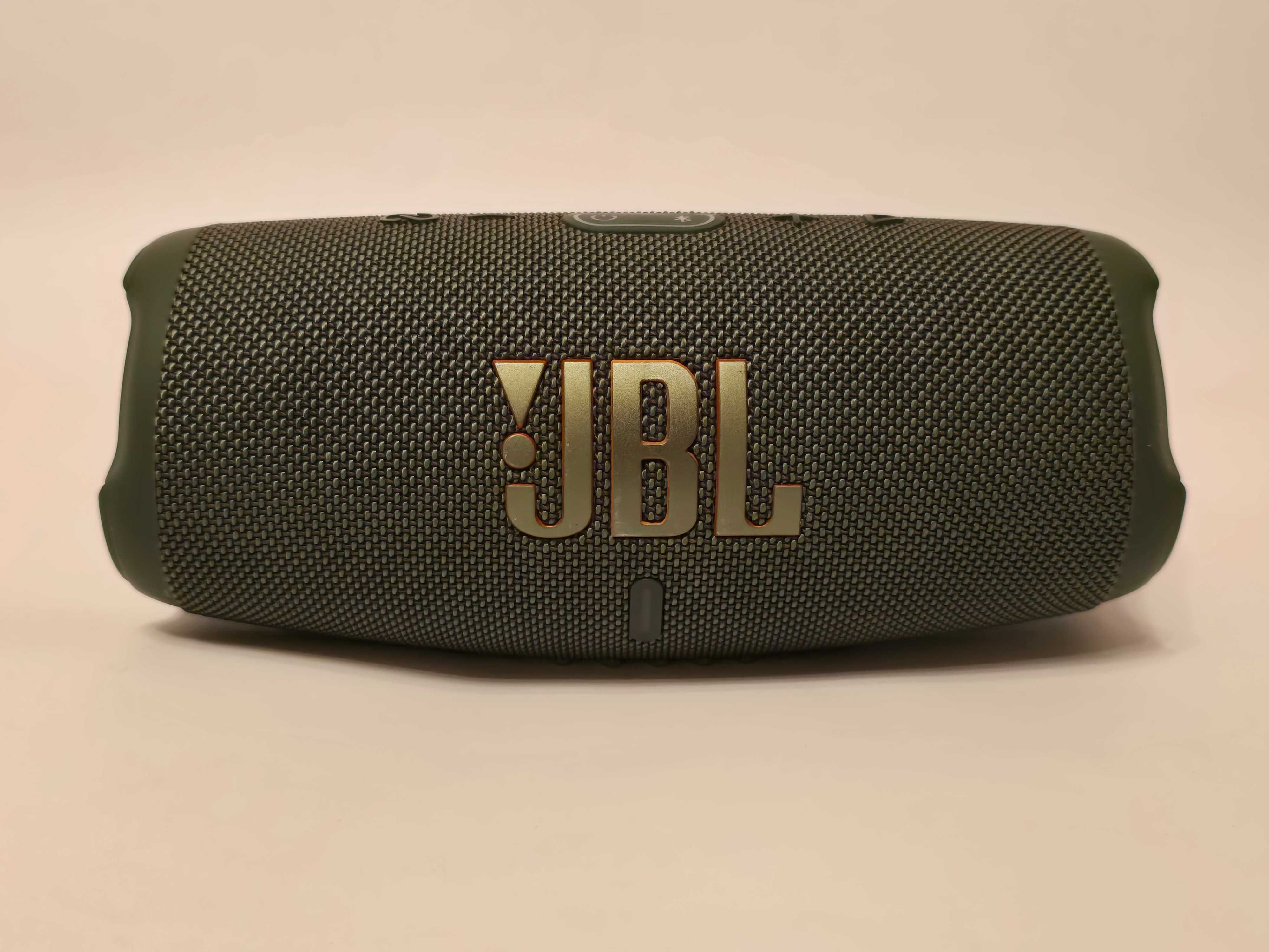 JBL Charge 5 Green Новая / Полный комплект!