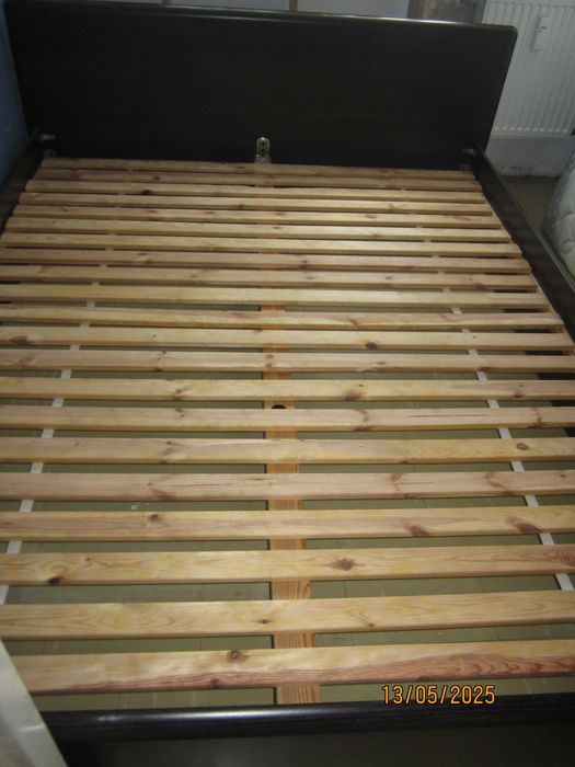 Łóżko 160/200 cm ze stelażem /wenge/.