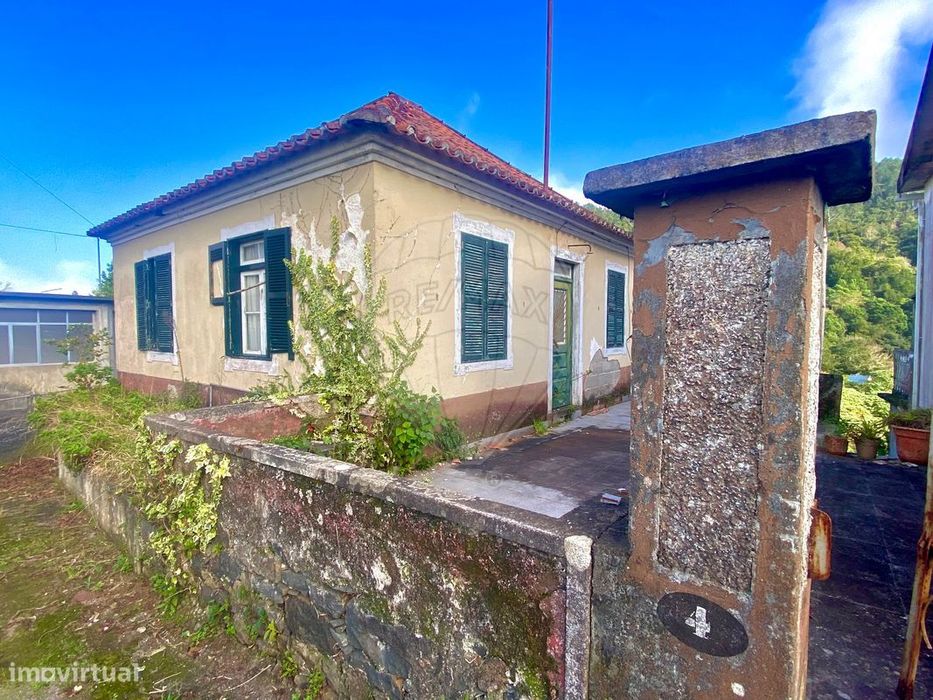 Moradia T8 para venda