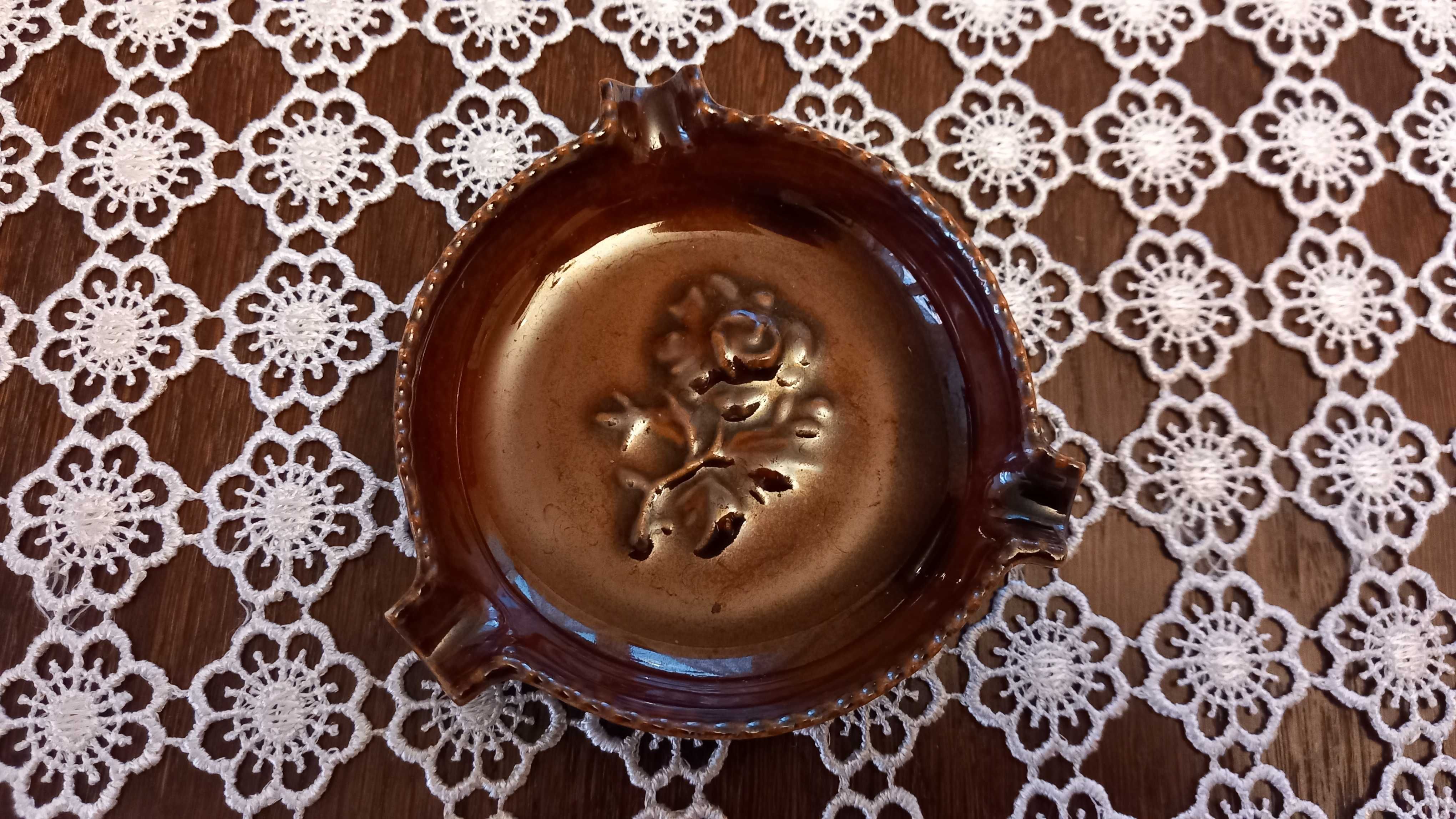 Porcelit popielniczka kwiat Pruszków Mirostowice Łysa Góra