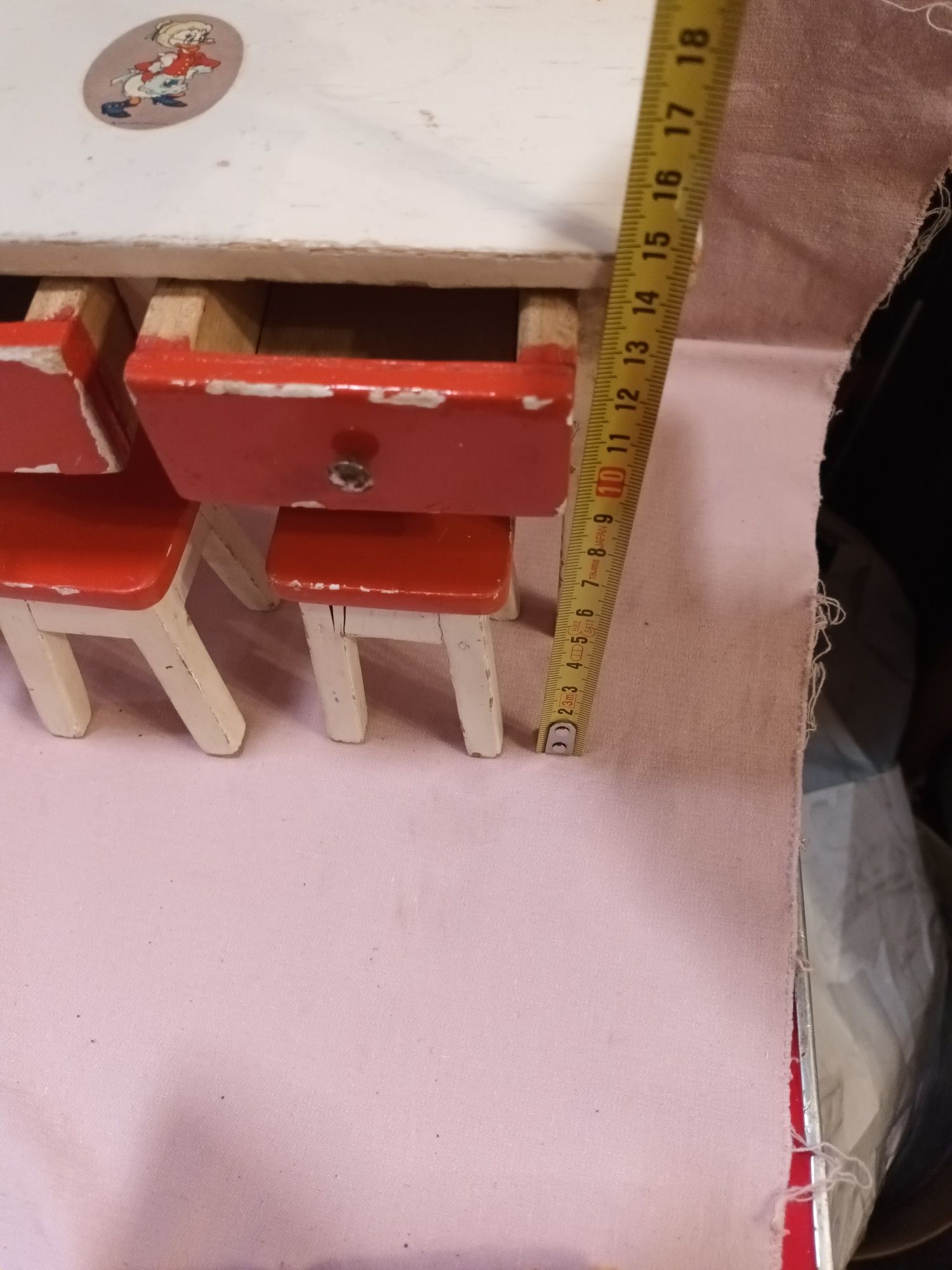 Mesa e 2 bancos de cozinha em miniatura