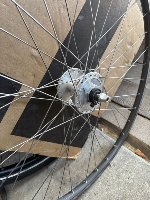 Koło przód 28 dynamo Shimano Nexus vbrake