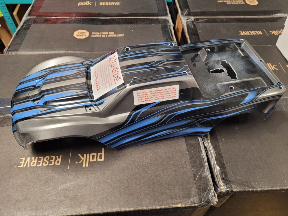 Nowa obudowa Traxxas Maxx v1