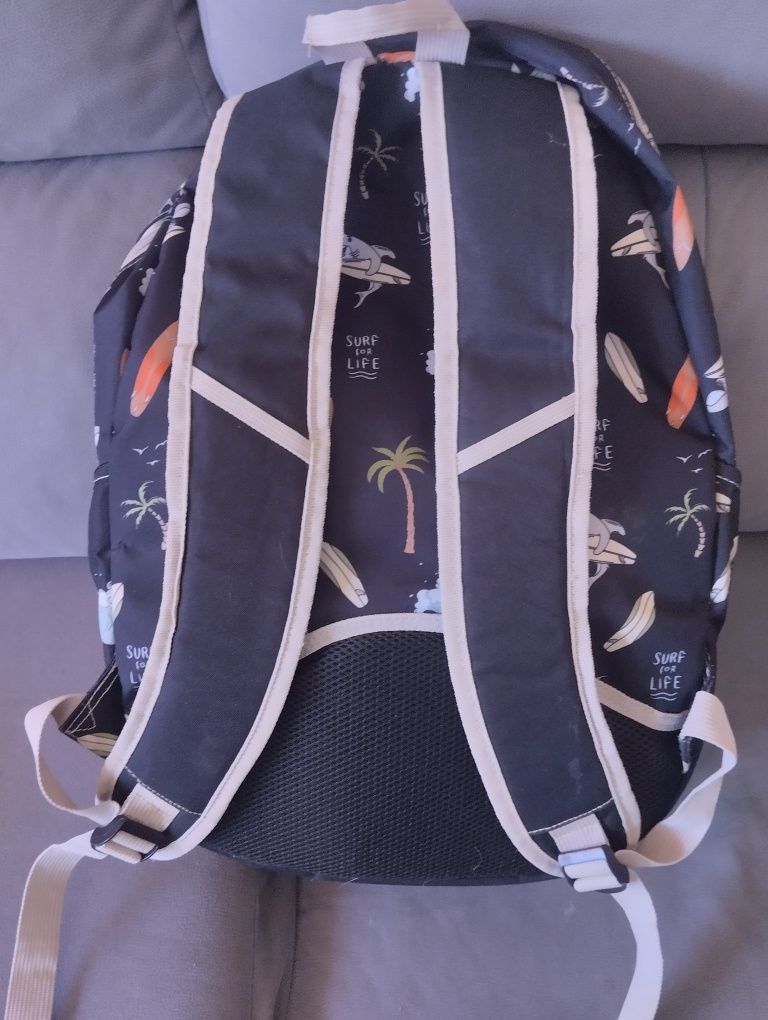 Conjunto mochila escolar, lancheira e estojo