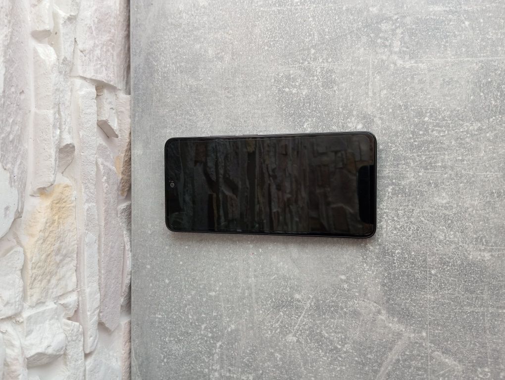 Redmi Note 13 6/128 ГБ з NFC + комплект (чохол, зарядка, плівка)
