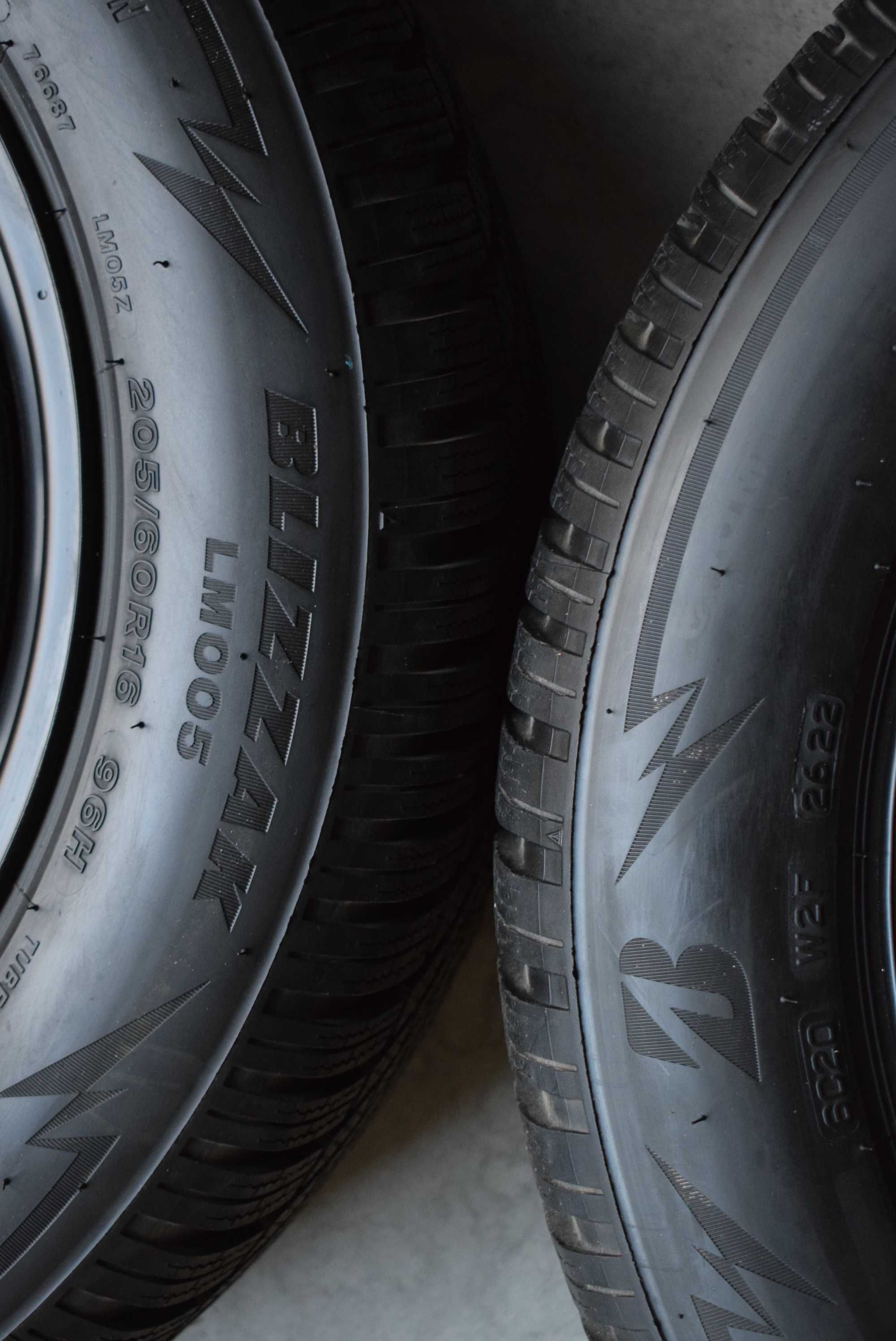 VW T-roc Caddy Touran Skoda Octavia 3  Bridgestone nowe oryginał zima