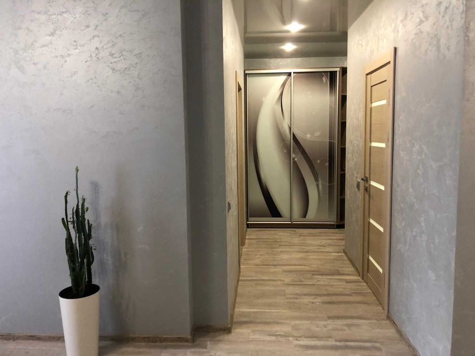 Подобово 1,5 кімнатна квартира на Озерній