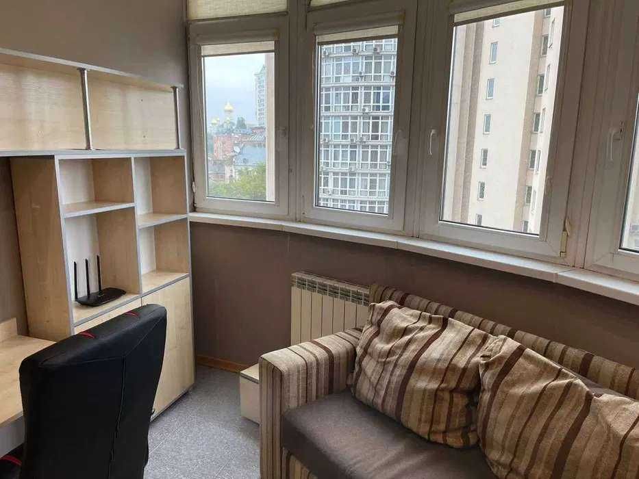 Оренда 2-к квартири на вул. Дмитрівська
