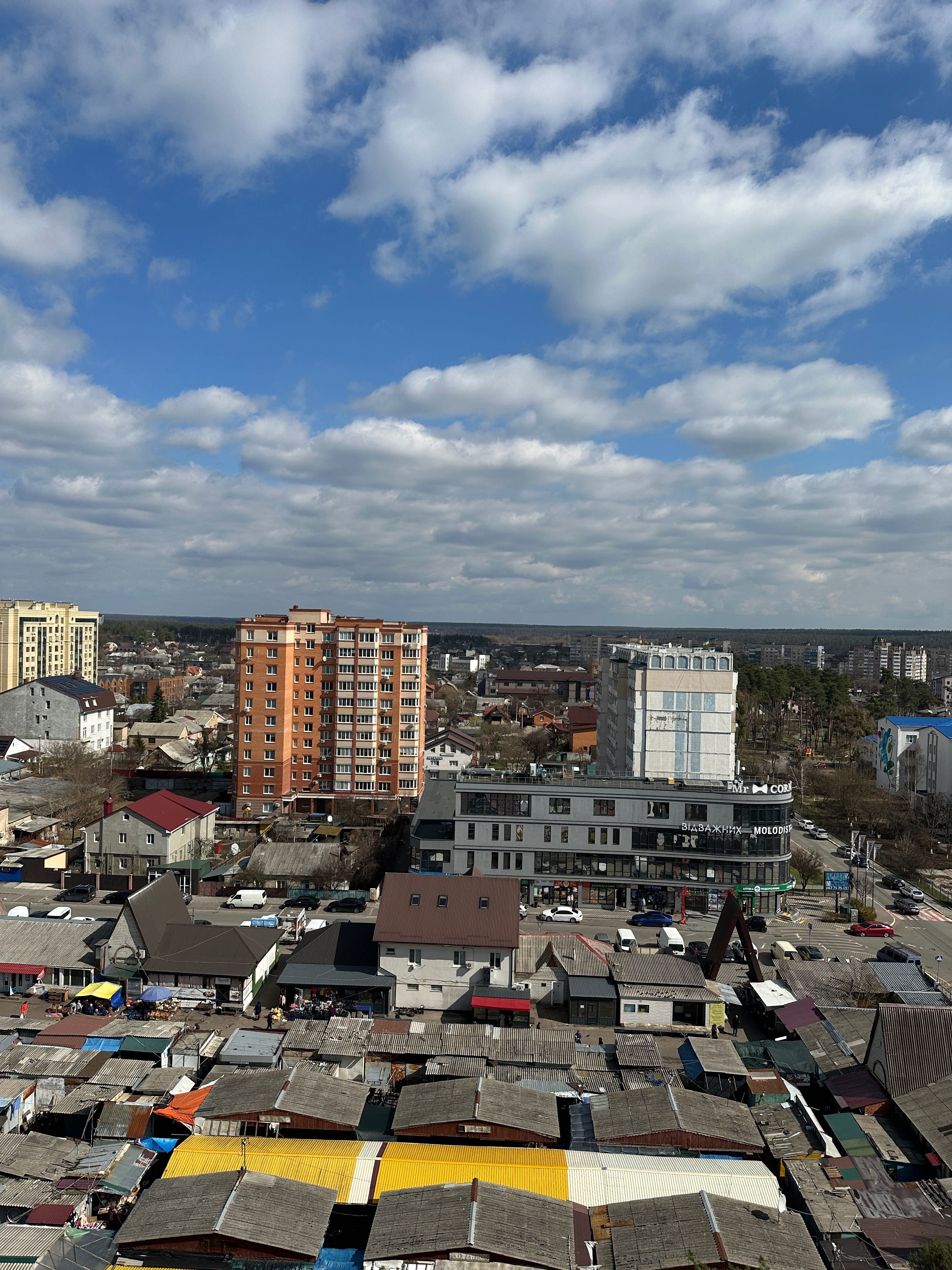 Дворівнева 4-кімнатна квартира з терасою в центрі Ірпеня