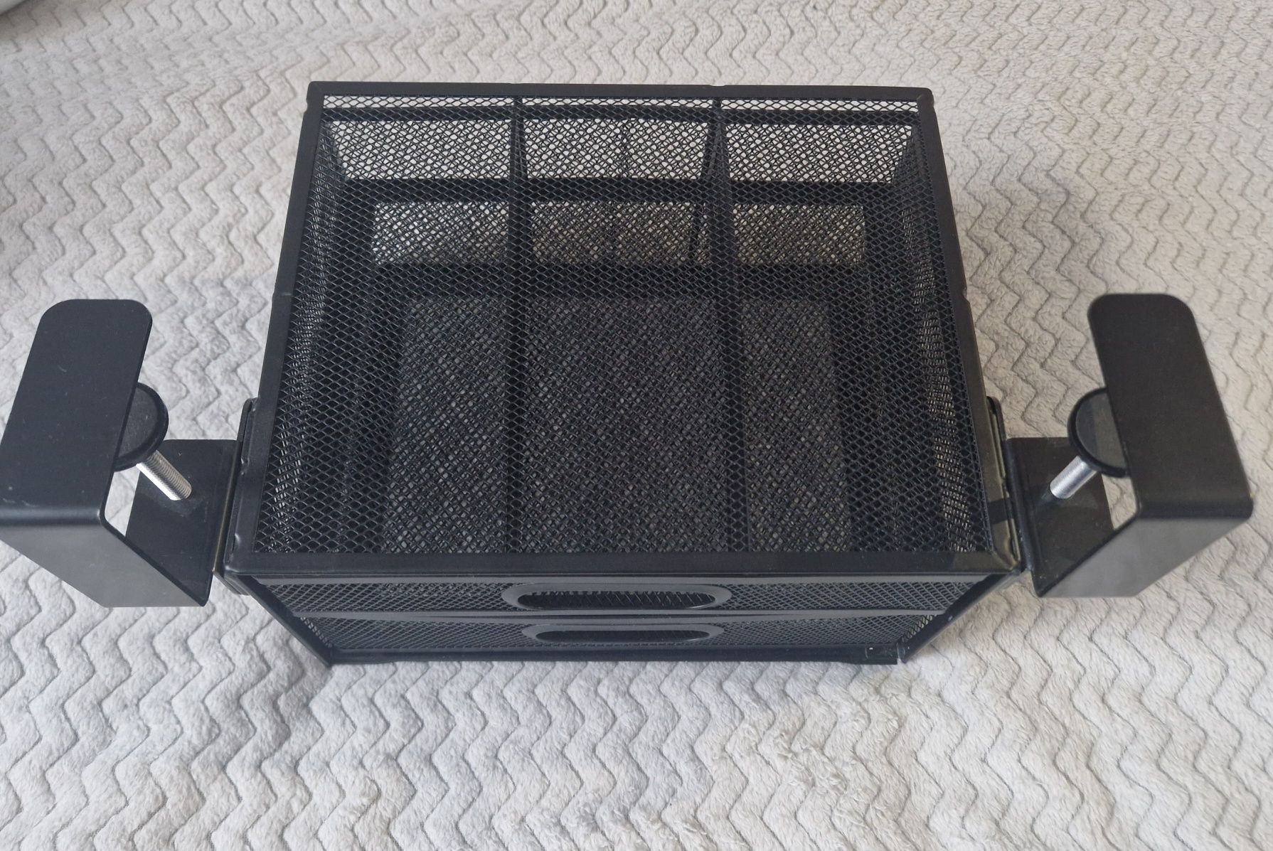 Organizer pod biurko