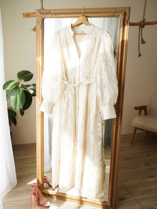 Сукня з вишивкою на весілля, хрестини