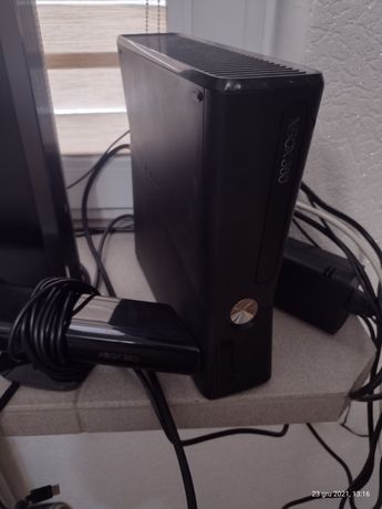 Xbox 360 Kinect plus gry i jeden pad