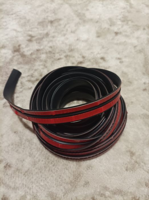 Ущільнювач лобового скла