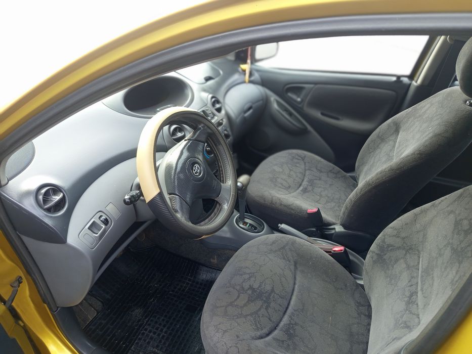 Продам Тойоту ярис 1.3 АВТОМАТ