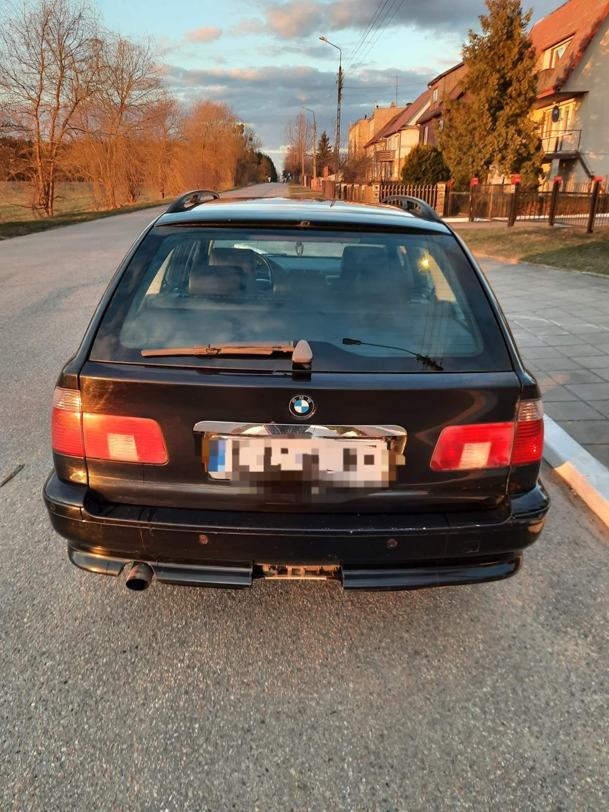 PILNIE Sprzedam samochód BMW E39 520i Touring w dobrym stanie
