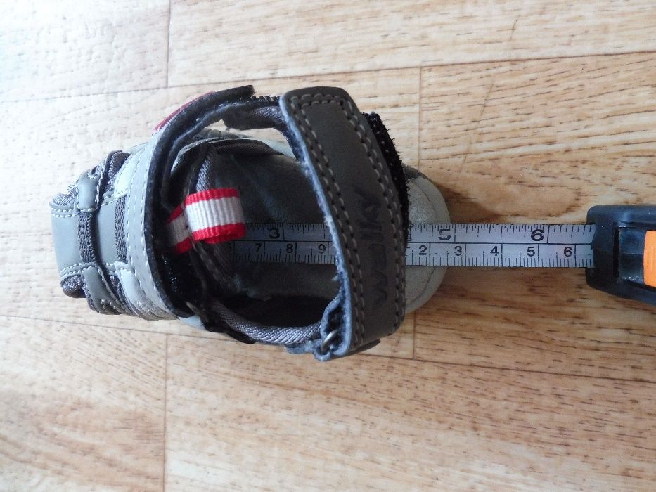 R 18 - 19 sandałki NOWE niechodki wkładka 12 cm