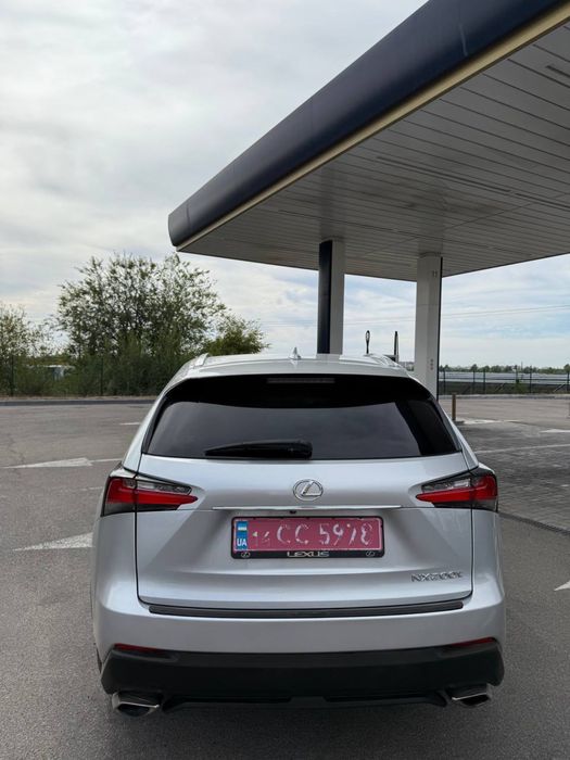 Lexus NX 2016 года 2.0 бензин