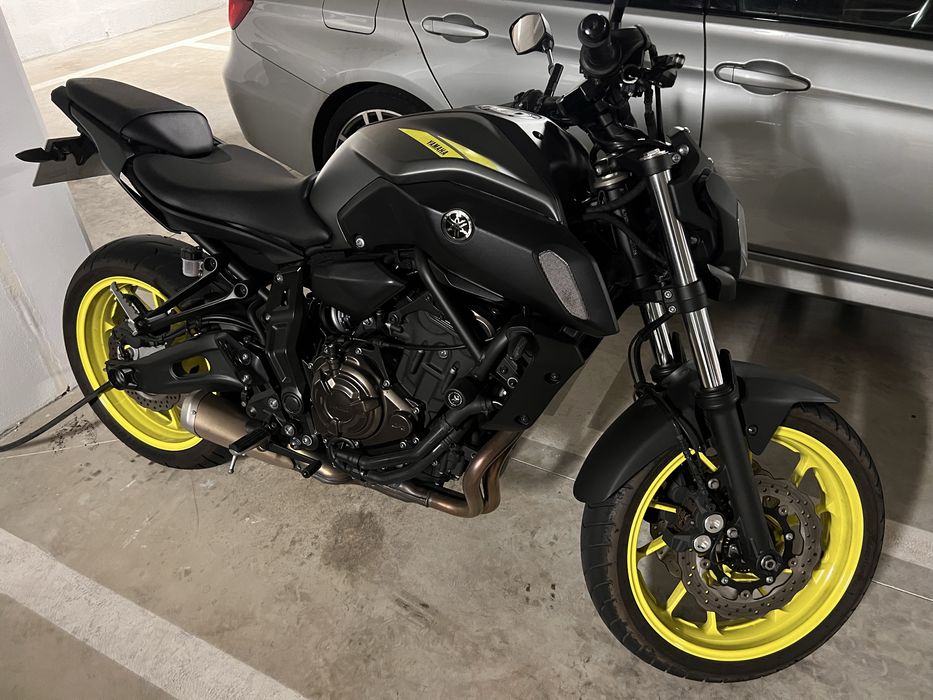 Yamaha MT 07 (igual a nova)