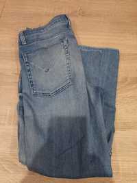 Spodnie jeans rozmiar na metce 28