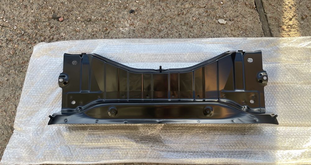 Панель задняя TESLA MODEL Y 1487742-00-F 1487744-00-C