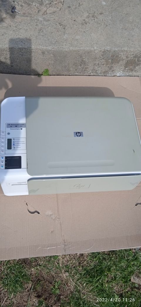 Принтер 3 в одному hp без картриджів так як довго не працював