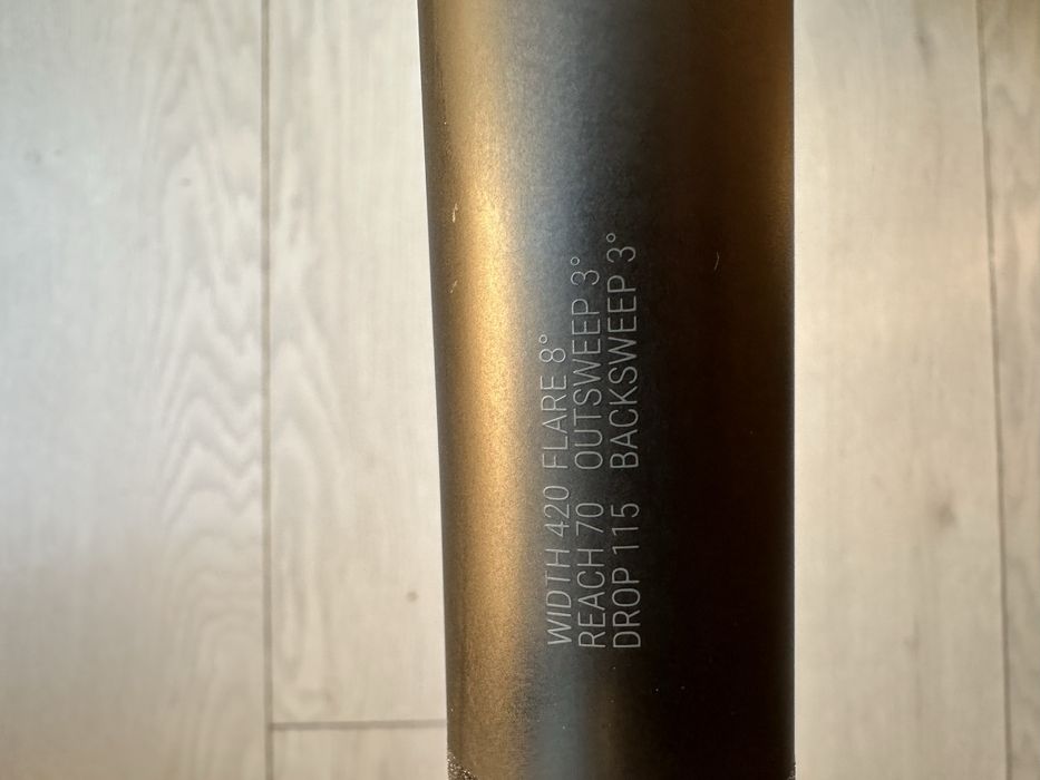 Karbonowa kierownica Gravel Cadex AR 420