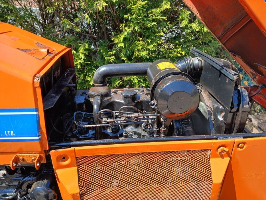 Tractor Hinomoto 4x4 poucas horas p/trabalhar