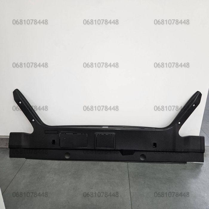 Накладка замка багажника mercedes w124 Пластик багажника w124 Бабочка