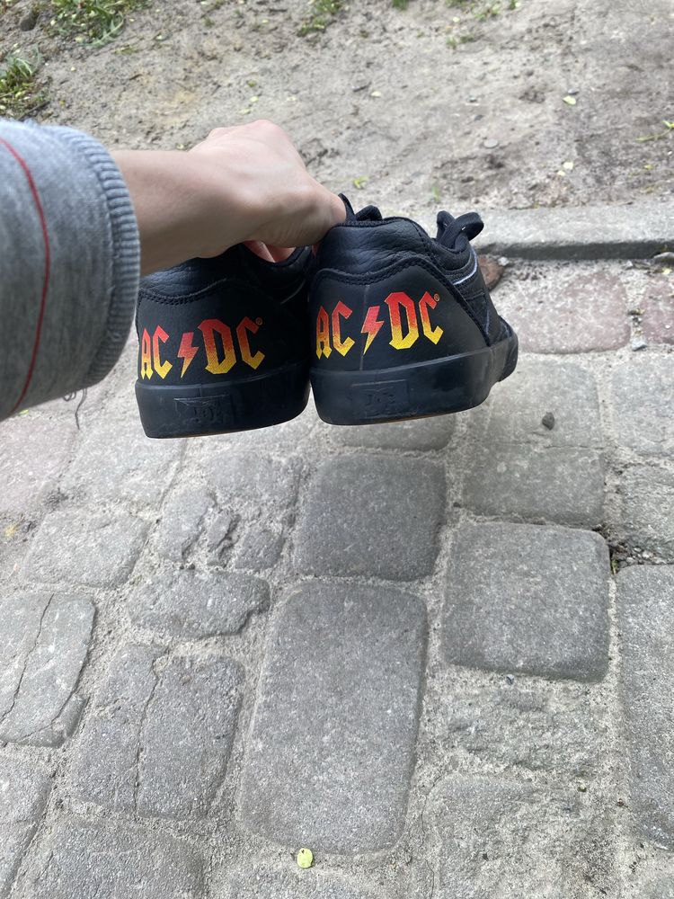 Продам кеды мужские AC/DC